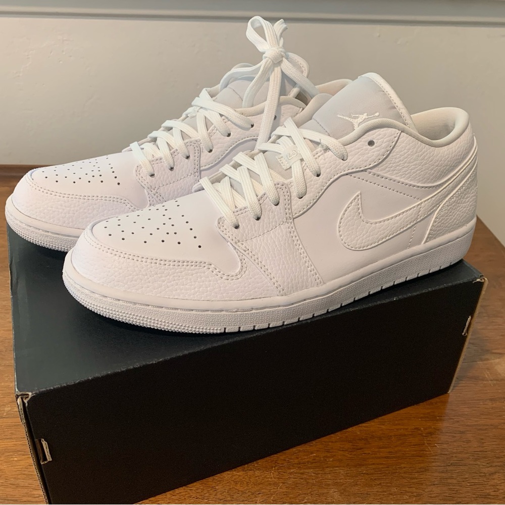 Jordan 1 Low Triple White (10.5)